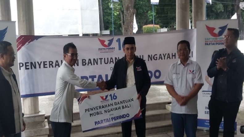 TGB Zainul Majdi Serahkan Mobil Ngayah untuk DPW Partai Perindo Bali