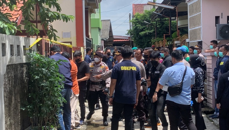 Polisi Bongkar Coran yang Diduga Berisi 2 Jasad Perempuan Korban Pembunuhan di Bekasi