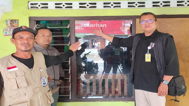 Waduh, Stiker Coklit Diduga Palsu Ditemukan Panwascam di Majalengka
