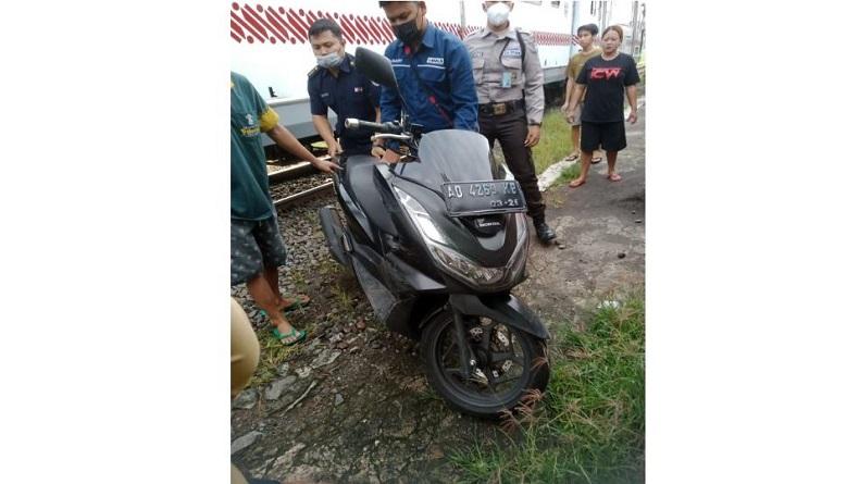 Lewati Perlintasan di Sukoharjo, Pengendara Motor Tertabrak KA Batara Kresna