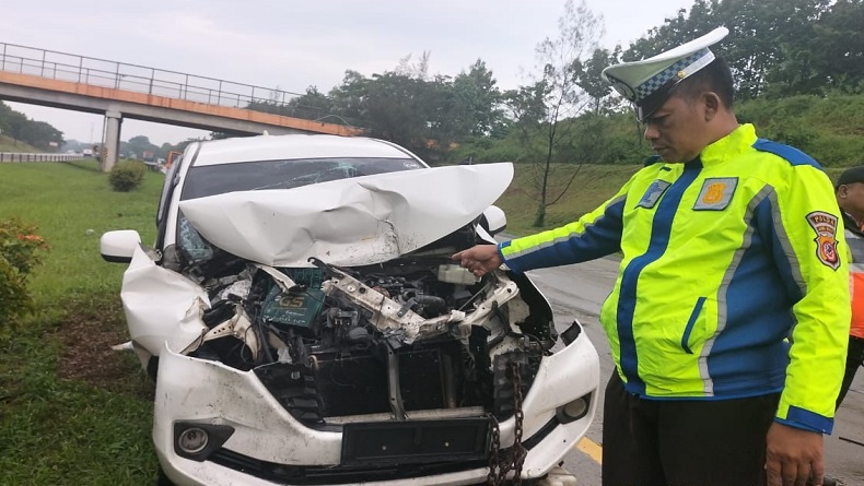 Kecelakaan di Tol Cipali Hari Ini, Avanza Tabrak Truk 8 Luka-luka