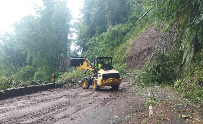 Jalan Raya Malang-Blitar Putus Tertutup Longsor, Begini Kondisinya