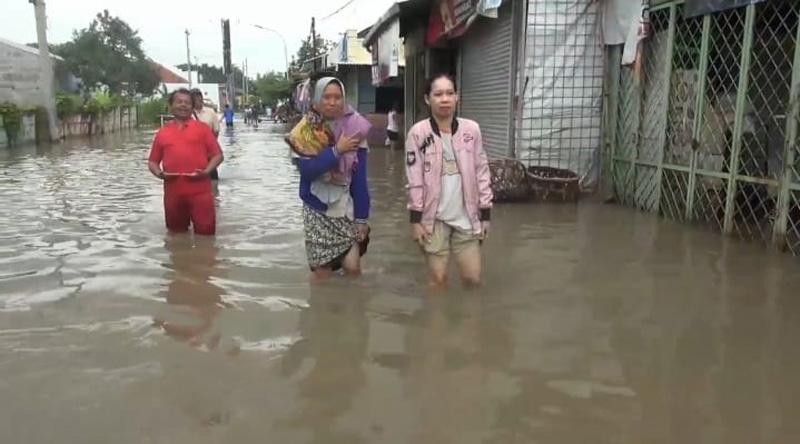 Ratusan Rumah di Kota Tegal Terendam Banjir, Sekolah Diliburkan