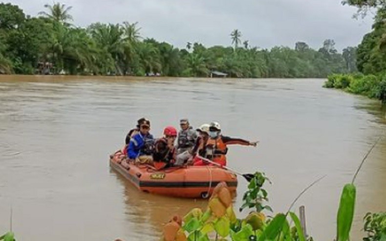 Perahu Rombongan Pengantin Tenggelam di Bengkayang, 3 Orang Hilang