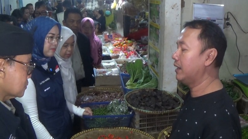 Bupati Anne Ratna Mustika Sidak Pasar di Purwakarta Jelang Ramadhan