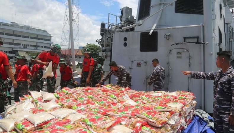 TNI AL Kerahkan Kapal Perang Kirim Logistik Bantu Penanganan Krisis Pangan di Pulau Masalembo
