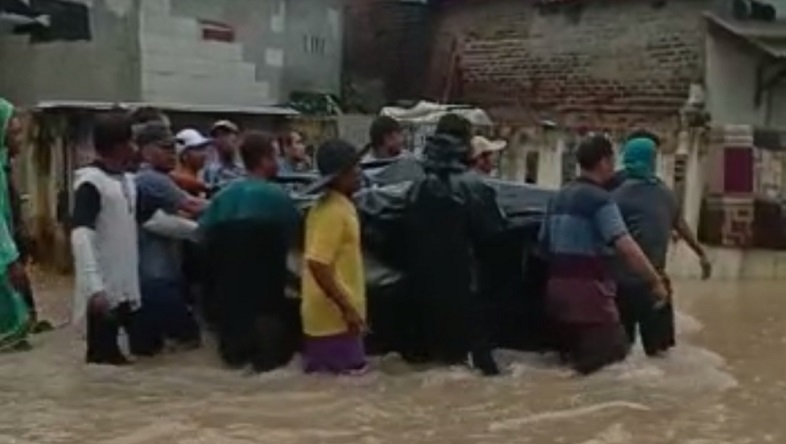 Tersengat Listrik saat Banjir, 3 Warga Tanjung Burung Tangerang Tewas