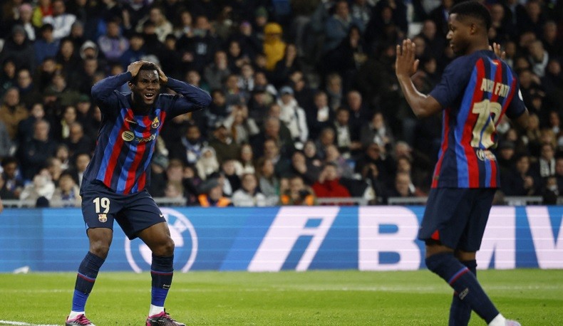 Ansu Fati Jadi Sorotan Usai Halangi Gol Rekan Sendiri