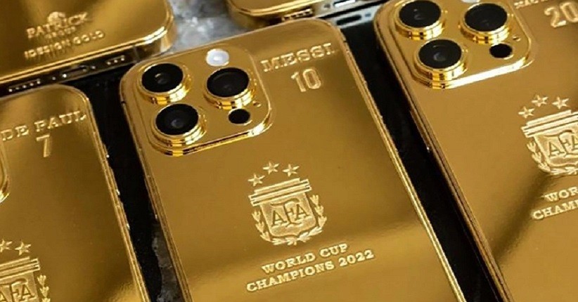 Lionel Messi Bagikan iPhone 14 Pro Emas ke Rekan Satu Tim, Lengkap dengan Ukiran Nama Pemain