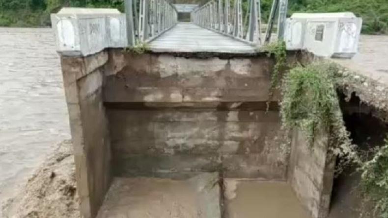 2 Jembatan Putus di Kupang NTT akibat Banjir, Akses Transportasi Lumpuh Total