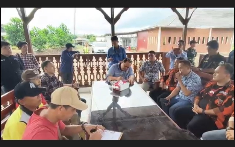 Sungai Tercemar, Warga PALI Datangi Stockpile Batu Bara