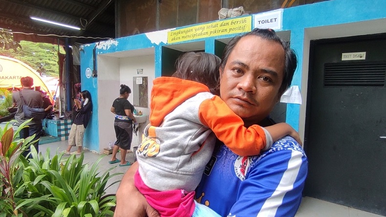 Pengungsi Kebakaran Depo Plumpang di RPTRA Rasela Keluhkan Kurangnya Toilet