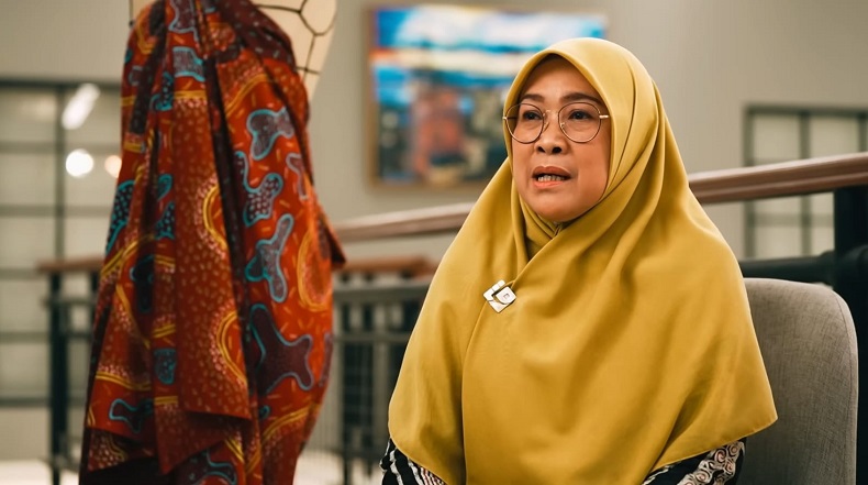 Berawal dari Garasi, Perempuan Ini Sukses Dirikan Butik Batik