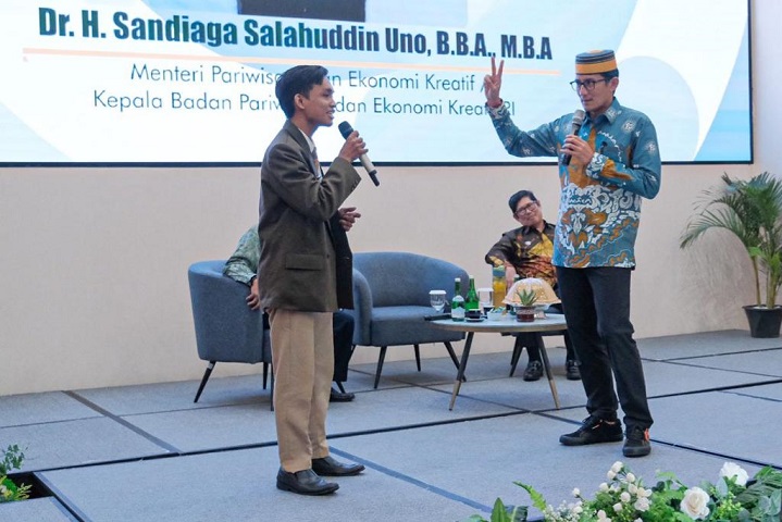 Majukan Parekraf Sulsel, Menparekraf Dorong Mahasiswa Poltekpar Makassar Perkuat Kolaborasi