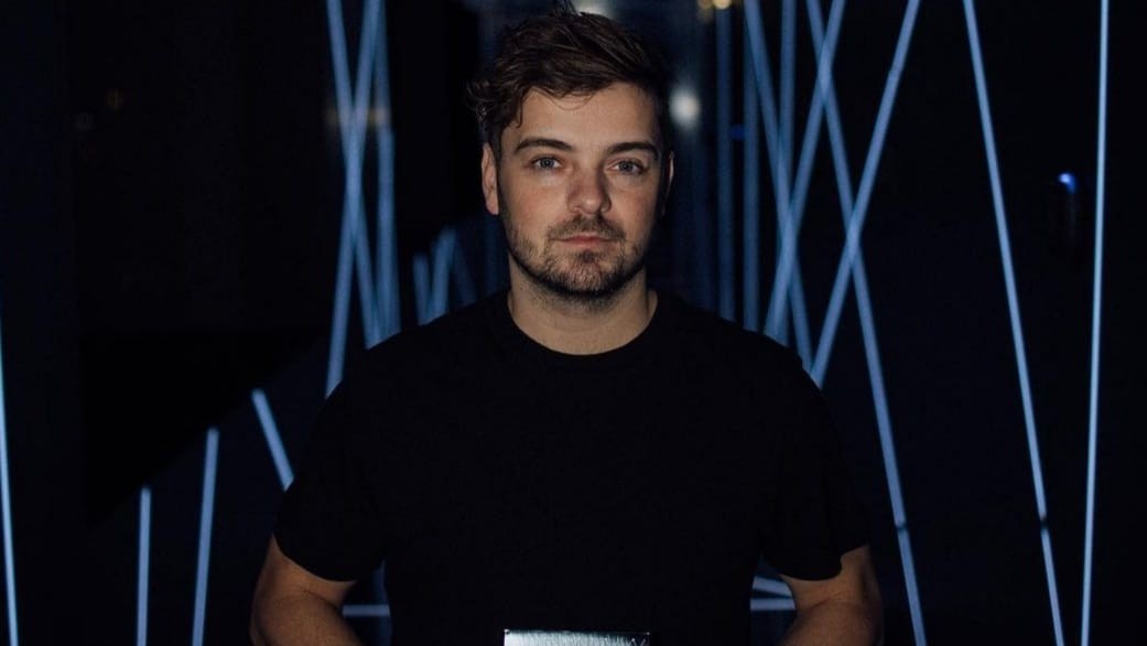 Lirik Lagu In The Name of Love-Martin Garrix dan Terjemahan, Pernah Dicover oleh Lisa Blackpink 