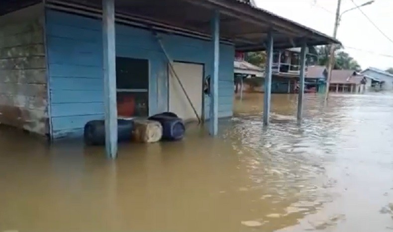 Banjir di Sambas Meluas, 45 Desa Terendam dengan Ketinggian 70-180 Cm