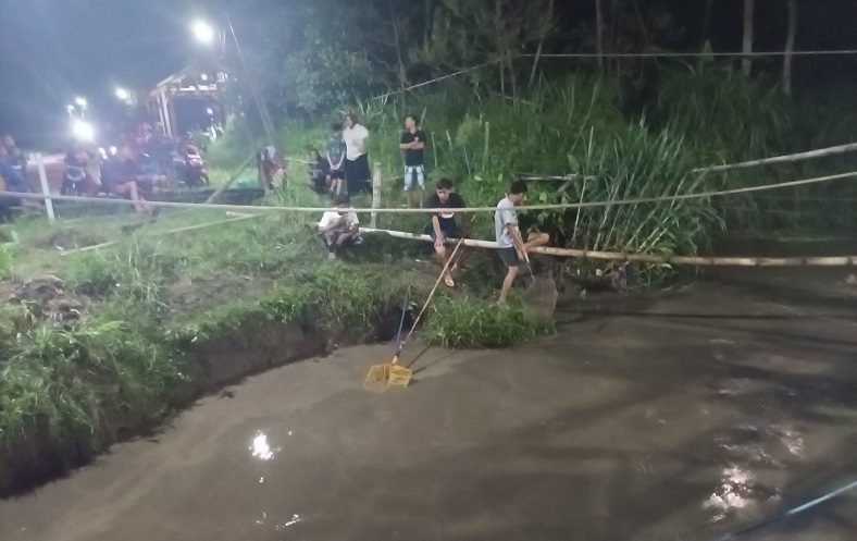 Warga Tulungagung Hilang, Diduga Terseret Arus Sungai Brantas saat Tradisi Pladu 