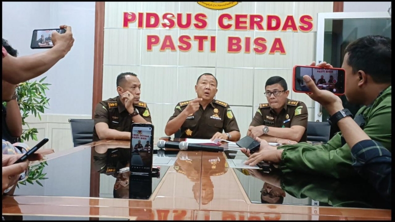 Mantan Kepala DLH Bandarlampung Jadi Tersangka Dugaan Korupsi Uang Retribusi Sampah
