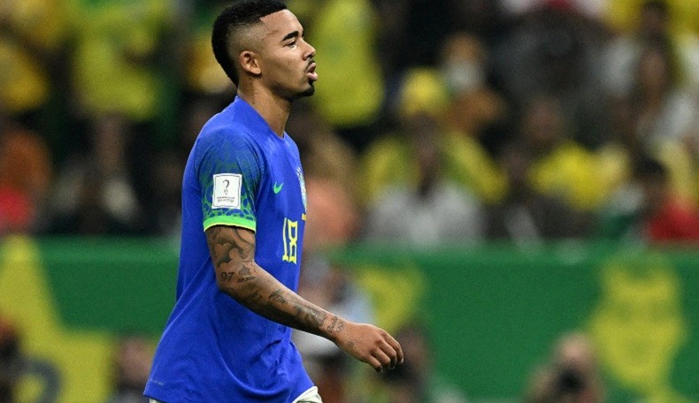 Masih Absen Akibat Cedera, Gabriel Jesus Kedapatan Belajar Menyetir