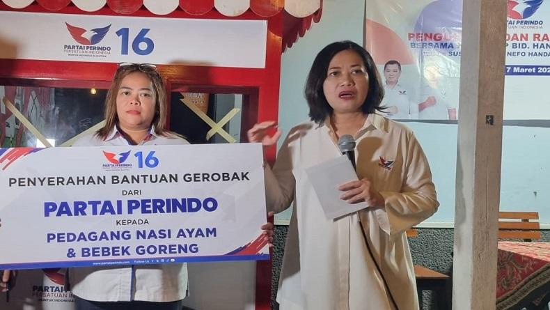 Bagikan Gerobak di Magelang, Bukti Kepedulian Partai Perindo untuk UMKM