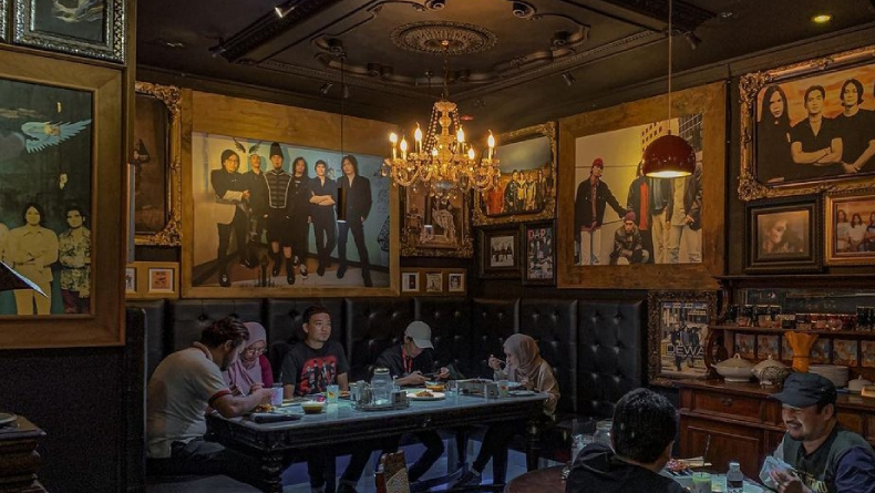 5 Artis yang Punya Restoran Super Mewah, Milik Ahmad Dhani Mirip  Museum