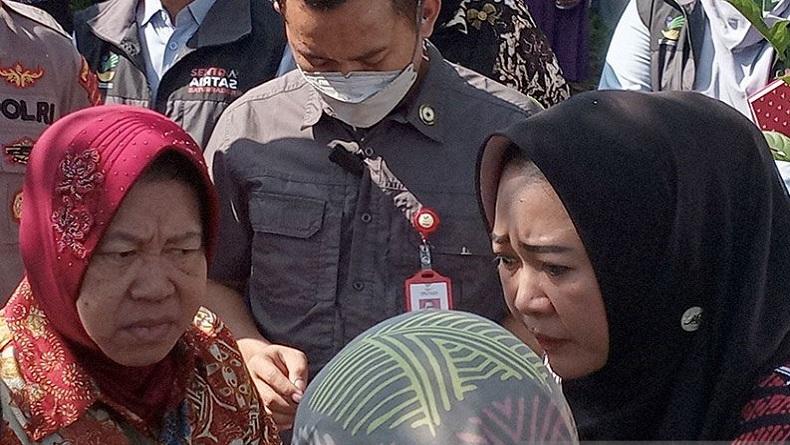 Mensos Tri Rismaharini Kunjungi Bocah Korban Rudapaksa di Purbalingga