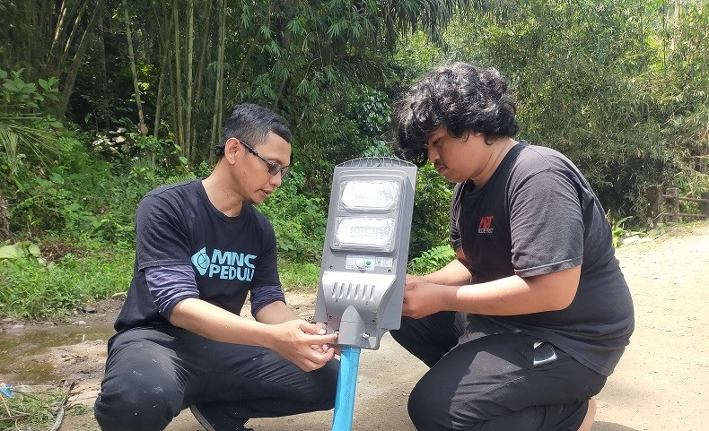 MNC Peduli dengan Fakultas Teknik Mesin Universitas Pancasila Bangun Infrastruktur Kampung di Bogor