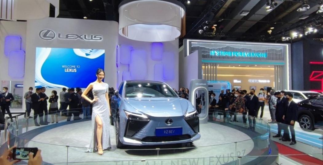 Mobil Listrik Mewah Lexus RZ Melantai GJAW 2023, Intip Penampakannya