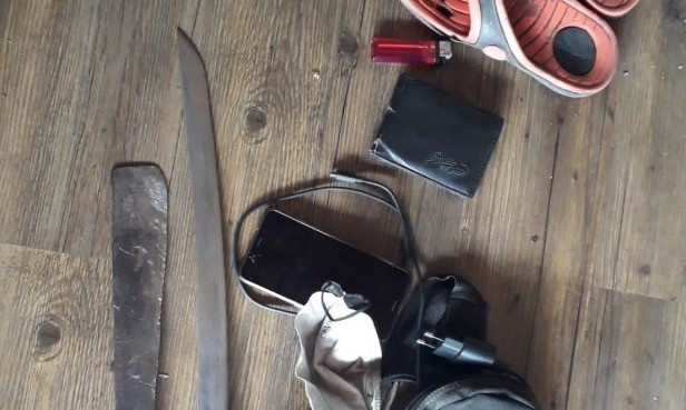 Pria Tak Dikenal Serang Polsek Cipayung, Bawa Sajam hingga Rusak Mobil Dinas