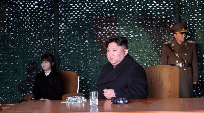 Kim Jong Un Minta Tentara Korut Intensifkan Latihan Perang, Ada Apa?