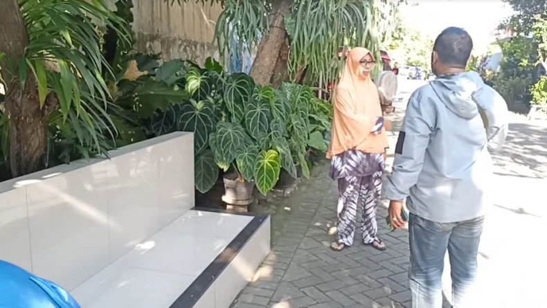Sidoarjo Gempar, Bayi Ditemukan Tergeletak di Pinggir Jalan Berikut Surat Wasiat