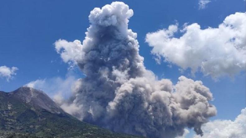 Gunung Merapi 15 Kali Luncurkan Awan Panas Guguran, Status Level III Siaga