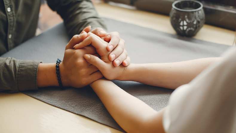 10 Pertanyaan Jebakan untuk Pacar guna Uji Kesetiaan, Pasanganmu Pasti Bakal Mikir Keras