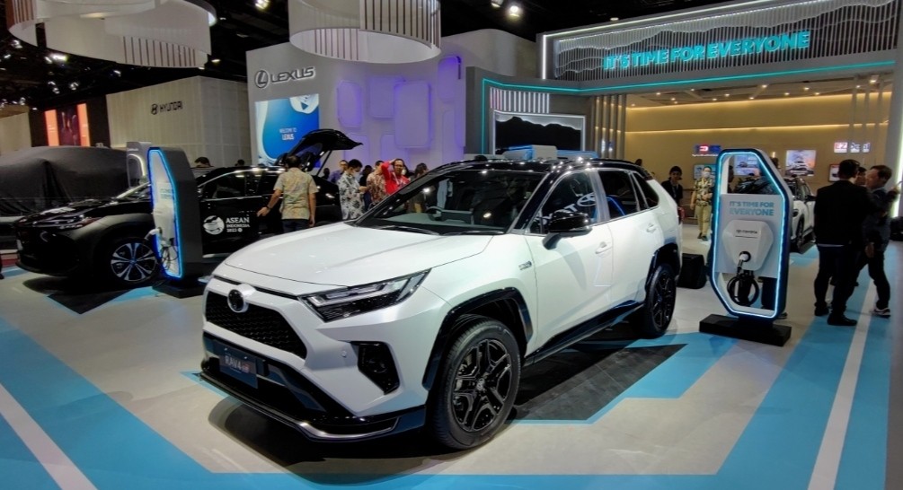 Tambah Mobil Listrik, Toyota Boyong RAV4 GR Sport Plug-In Hybrid di GJAW 2023