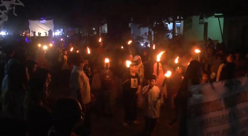 Ribuan Warga Jepara Gelar Pawai Obor Sambut Bulan Ramadan