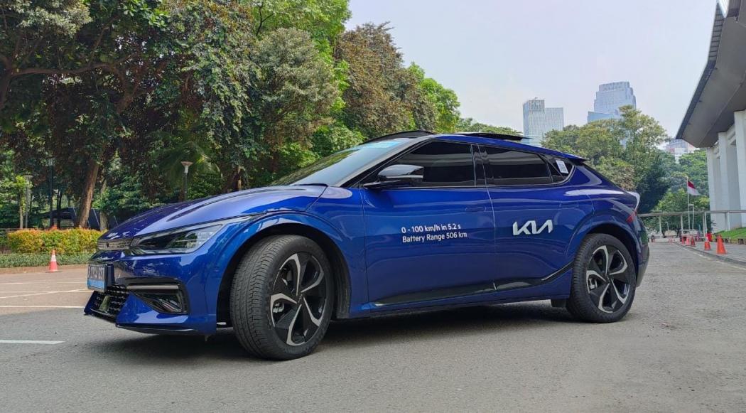 Kencan Singkat dengan Kia EV6 GT-Line di GJAW 2023, Torsi Buasnya Ngejambak
