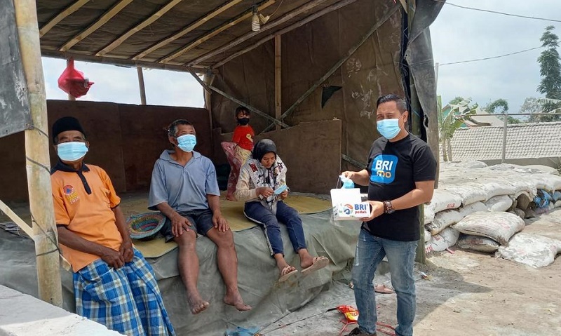 Tanggap Bencana Erupsi Gunung Merapi, BRI Salurkan Bantuan Bagi Warga Terdampak