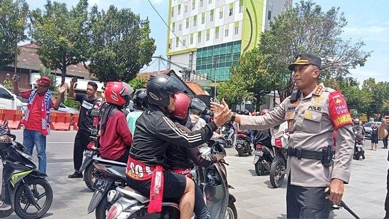 Dukung Persis Solo Bertanding, Ribuan Suporter Berangkat ke Yogyakarta