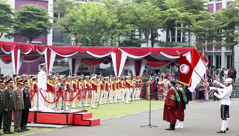 Unhan Wisuda Ratusan Mahasiswa Program Doktor dan Magister