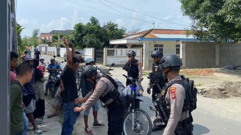 Palak Kuli Bangunan, 2 Preman di Lhokseumawe Panik Didatangi Polisi