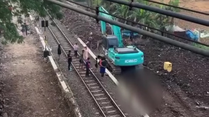 Pria ODGJ Tewas Tertabrak Kereta di Cisaranten Kulon Bandung
