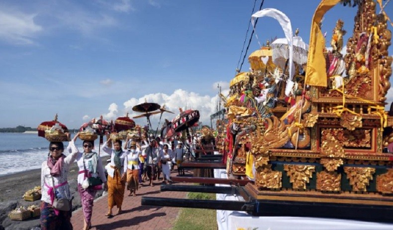 7 Hal yang Tidak Boleh Dilakukan di Bali, Nomor 3 Siap-Siap Hadapi Pecalang