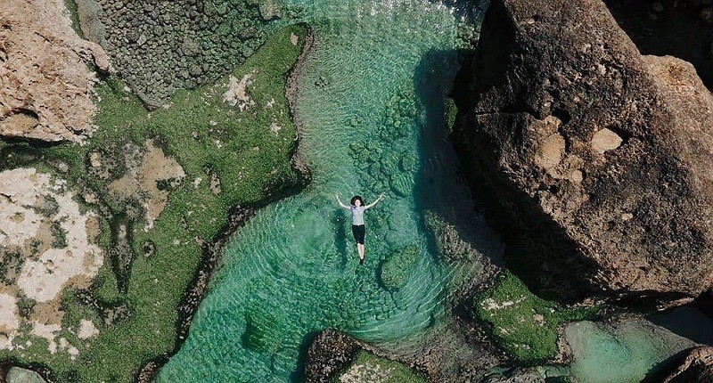 Pantai Kedung Tumpang, Kolam Renang Alami Terindah di Jawa Timur Berbentuk Laguna