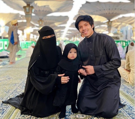 Deretan Artis yang Jalani Puasa Ramadhan 2023 di Mekkah, Nomor 5 Umumkan Kehamilan Sang Istri