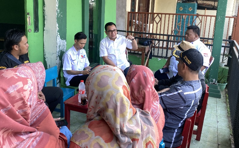 Salurkan Bantuan Alat Kesehatan, Ketua DPW Partai Perindo DKI Ingin Warga RW 10 Bintaro Sehat