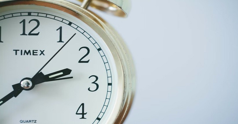 Peneliti Berhasil Amati Refleksi Waktu, Kirim Sinyal Broadcast via Strip Logam 