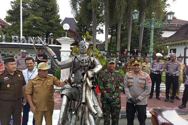 Unik, Polres Bantul Sulap Knalpot Brong Jadi Patung Kuda Lumping 