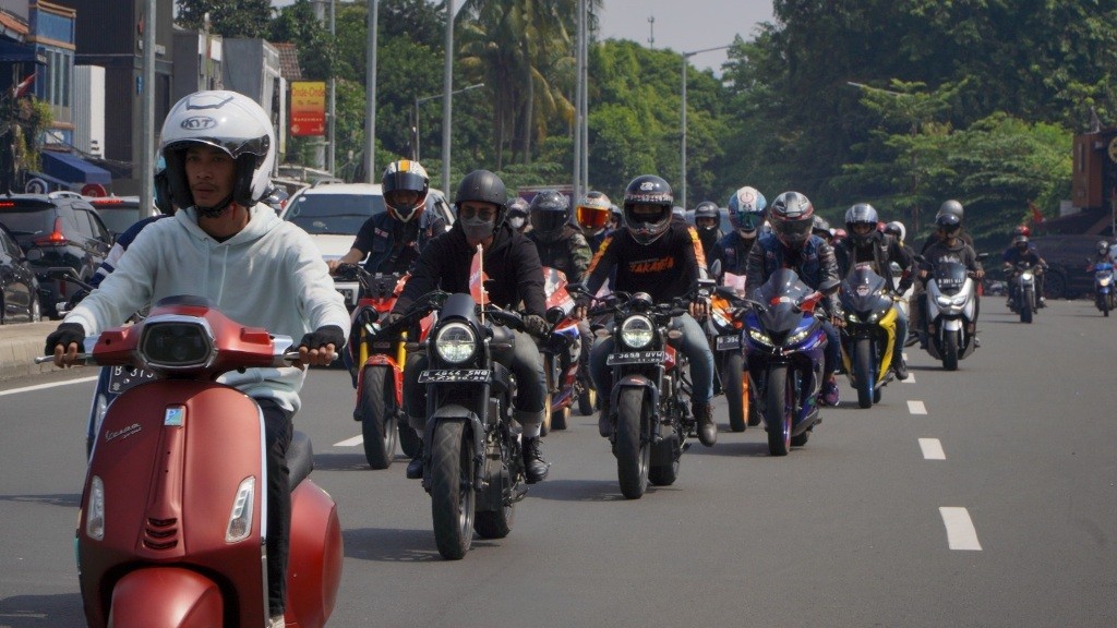 500 Komunitas Motor dan Mobil Kopdar di Eneos Otorun