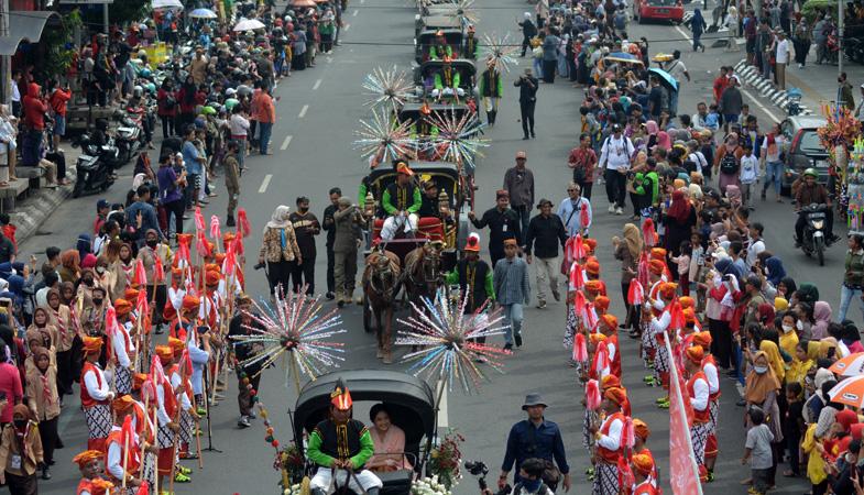 Meriahnya Kirab Budaya Dugderan di Semarang, Ribuan Warga Tumpah Ruah