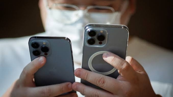 Rusia Larang Pejabat Pakai iPhone Hindari Gangguan Intelijen Barat